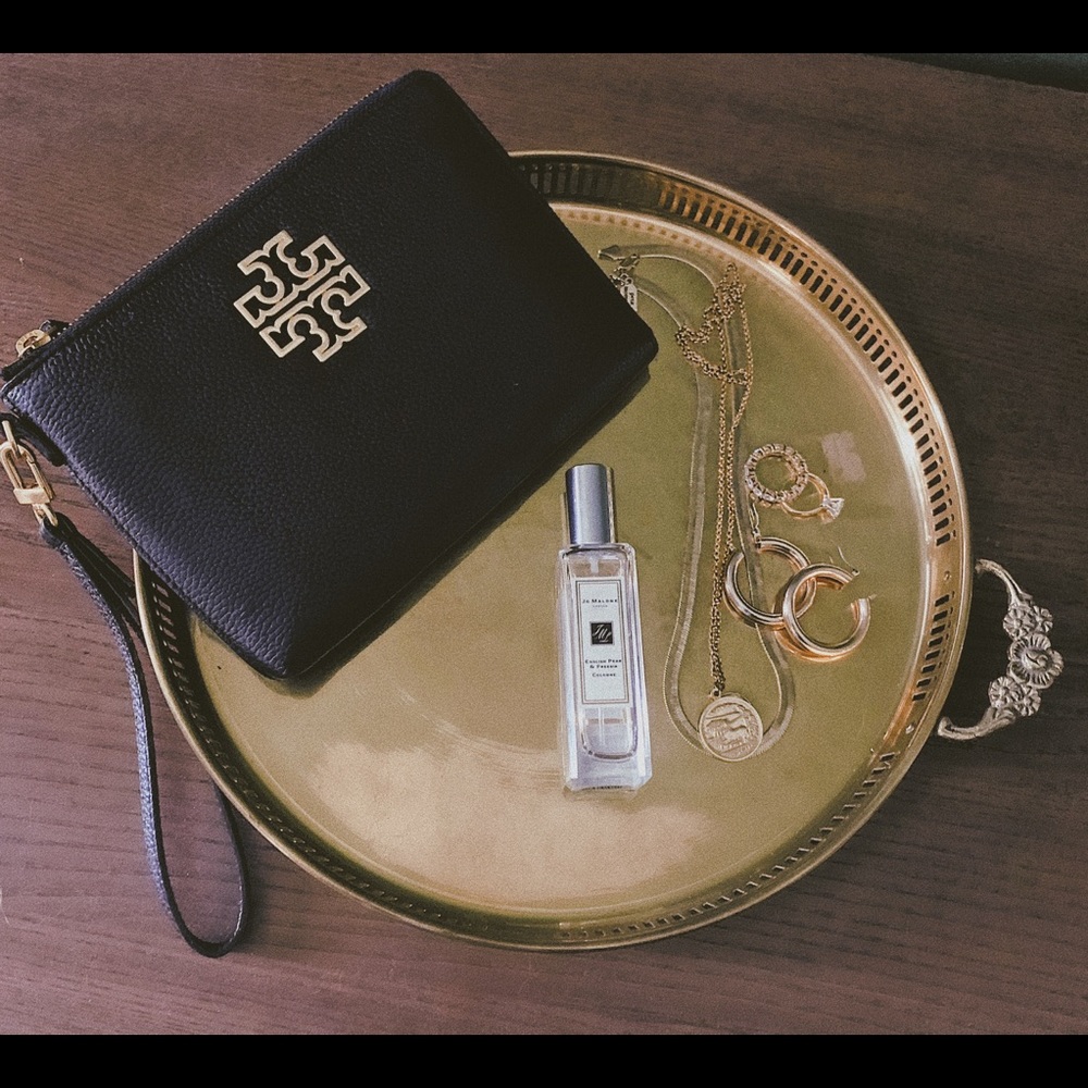 ✨ Tory Burch Wristlet ✨